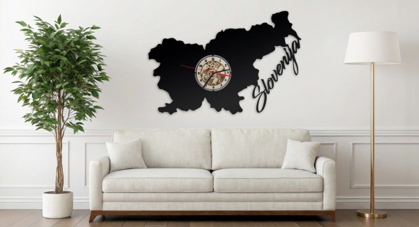Edle Wanduhr Slowenien Silhouette aus Holz