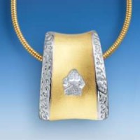 Anhänger mit einpunzierter Hundepfote und verziertem Rand