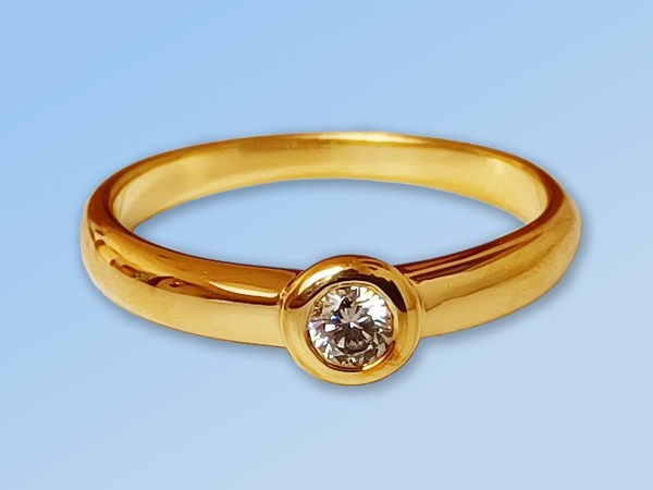 Edler Solitär Ring in Gold mit einem Brillanten