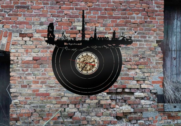 Helgoland Insel Wanduhr Skyline aus Holz