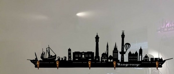 Schlüsselbrett Skyline Insel Wangerooge aus schwarz lackiertem Holz